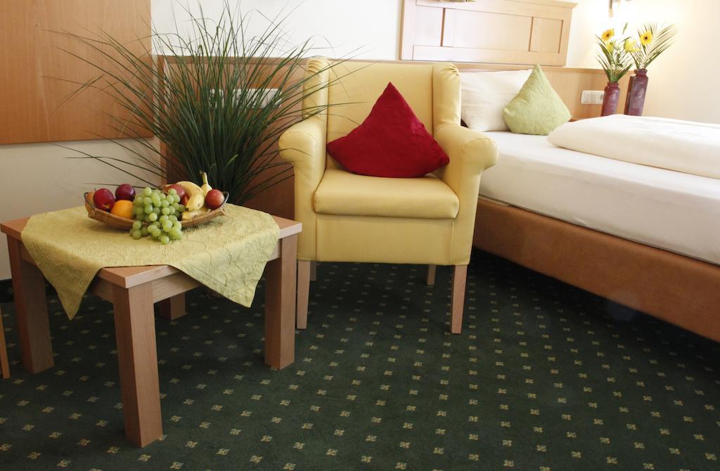 Apart-Hotel Pension Rossmayer Bad Füssing Стая снимка