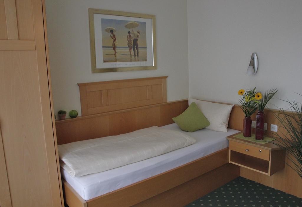 Apart-Hotel Pension Rossmayer Bad Füssing Стая снимка