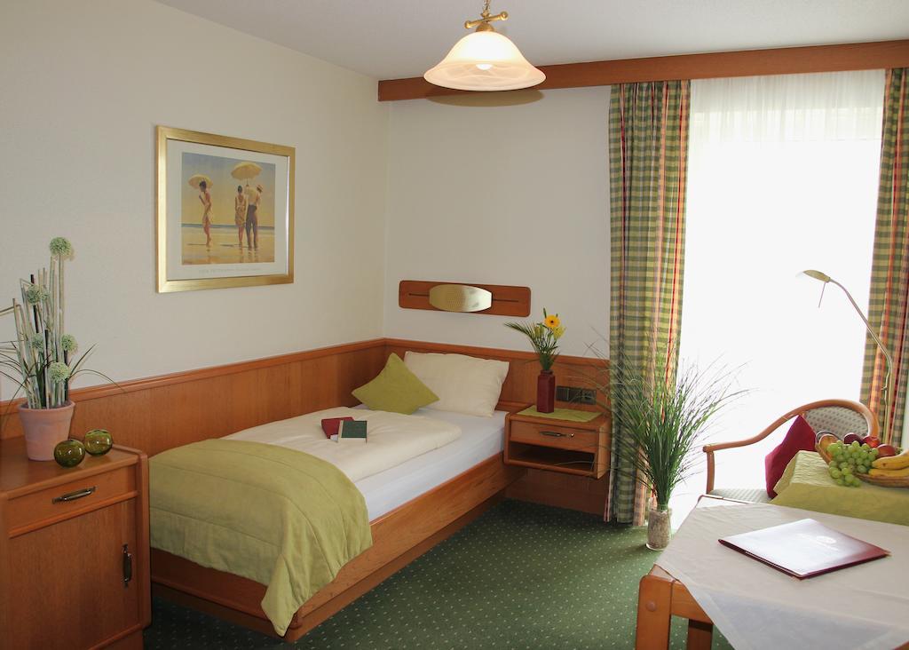 Apart-Hotel Pension Rossmayer Bad Füssing Стая снимка